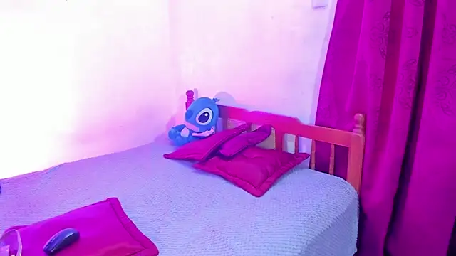 Snapshot of Ivanna18_x chatting on 04/16/26, 03:18 Ivanna18 x online show from 04/16/26, 03:18