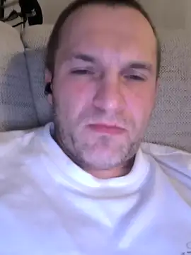 Snapshot of AttractiveSilk5 chatting on 12/21/25, 10:50 AttractiveSilk5 online show from 12/21/25, 10:50