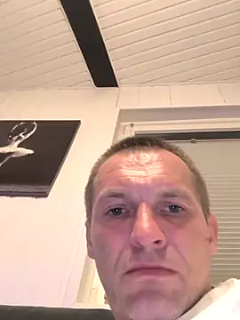 Snapshot of AttractiveSilk5 chatting on 04/03/26, 11:58 AttractiveSilk5 online show from 04/03/26, 11:58