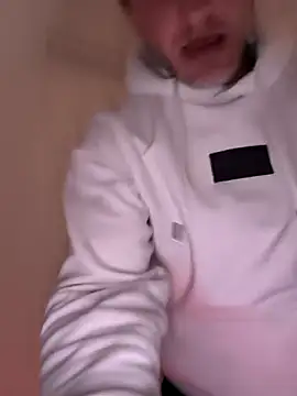 Snapshot of AttractiveSilk5 chatting on 04/08/26, 09:48 AttractiveSilk5 online show from 04/08/26, 09:48