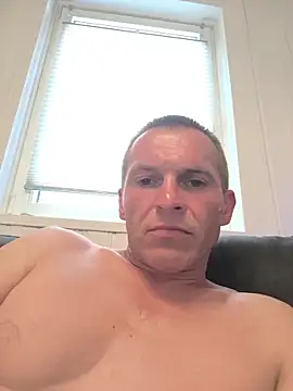 Snapshot of AttractiveSilk5 chatting on 06/06/26, 11:48 AttractiveSilk5 online show from 06/06/26, 11:48