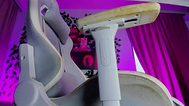 Kate Burleskk online show from 10/02/25, 03:35