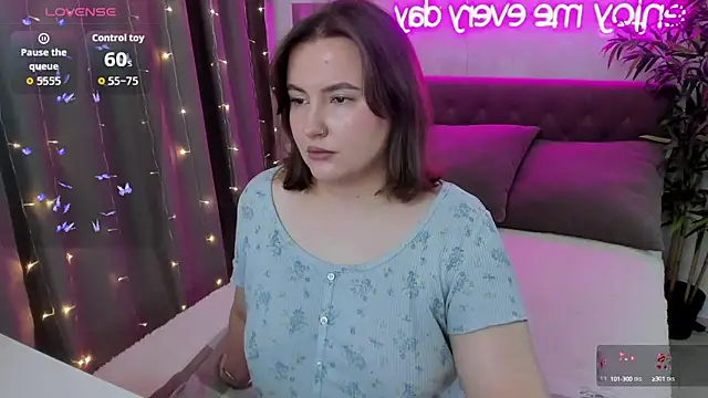 FeralPeach online show from 10/04/25, 03:48