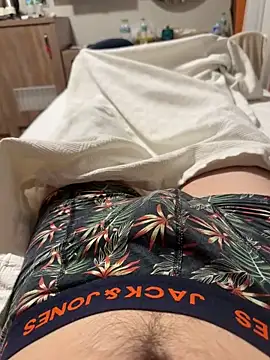 Snapshot of youngermansas chatting on 09/25/25, 02:43 youngermansas online show from 09/25/25, 02:43