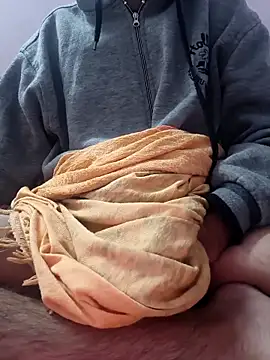 Collegeboywithbigweapan21 online show from 12/16/25, 05:07