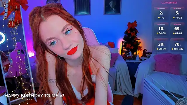 Snapshot of Alyssa_Smitt chatting on 12/27/24, 02:04 Alyssa Smitt online show from 12/27/24, 02:04