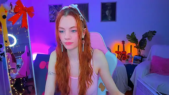 Snapshot of Alyssa_Smitt chatting on 01/27/25, 02:20 Alyssa Smitt online show from 01/27/25, 02:20