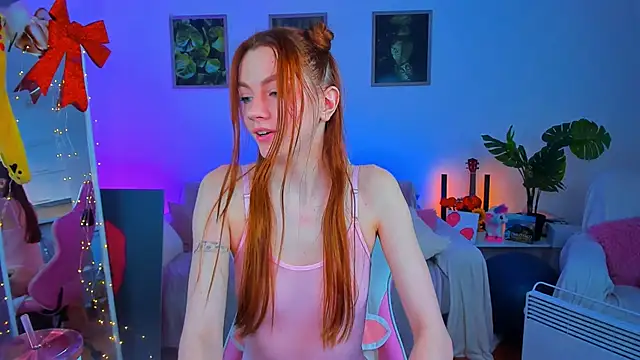 Snapshot of Alyssa_Smitt chatting on 02/20/25, 10:59 Alyssa Smitt online show from 02/20/25, 10:59