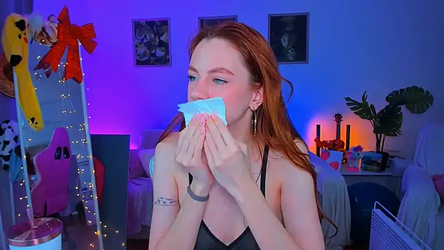 Snapshot of Alyssa_Smitt chatting on 02/23/25, 11:14 Alyssa Smitt online show from 02/23/25, 11:14