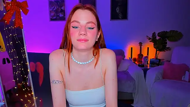 Snapshot of Alyssa_Smitt chatting on 03/06/25, 11:42 Alyssa Smitt online show from 03/06/25, 11:42