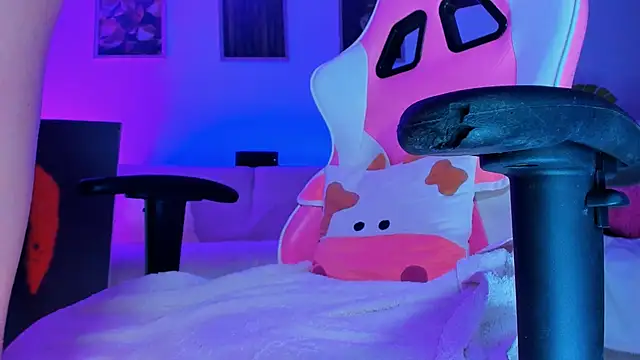 Snapshot of Alyssa_Smitt chatting on 03/17/25, 03:25 Alyssa Smitt online show from 03/17/25, 03:25