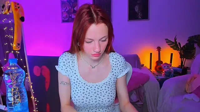 Snapshot of Alyssa_Smitt chatting on 09/14/25, 11:59 Alyssa Smitt online show from 09/14/25, 11:59