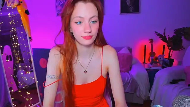 Snapshot of Alyssa_Smitt chatting on 09/29/25, 09:52 Alyssa Smitt online show from 09/29/25, 09:52