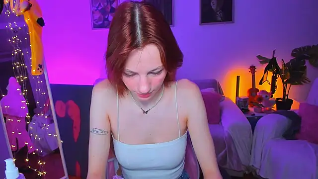 Snapshot of Alyssa_Smitt chatting on 10/09/25, 01:47 Alyssa Smitt online show from 10/09/25, 01:47