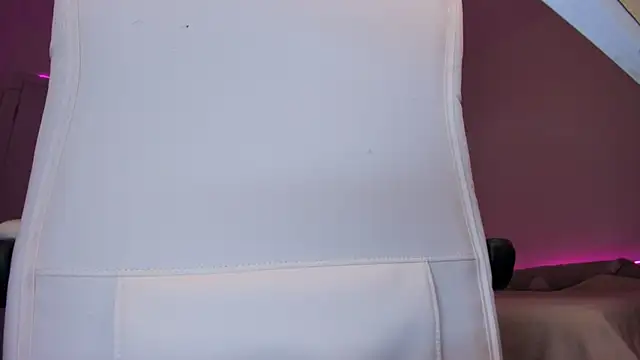 Eva Davi online show from 03/04/25, 02:06