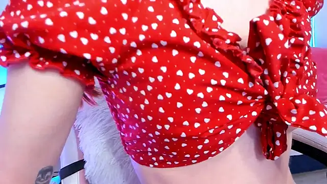 Snapshot of Mia_Madden chatting on 11/24/25, 02:22 Mia Madden online show from 11/24/25, 02:22