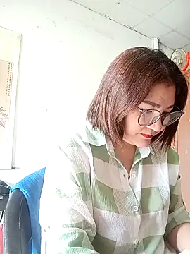Snapshot of Rose_DiDi chatting on 04/28/26, 03:33 Rose DiDi online show from 04/28/26, 03:33