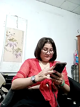Snapshot of Rose_DiDi chatting on 05/13/26, 04:48 Rose DiDi online show from 05/13/26, 04:48