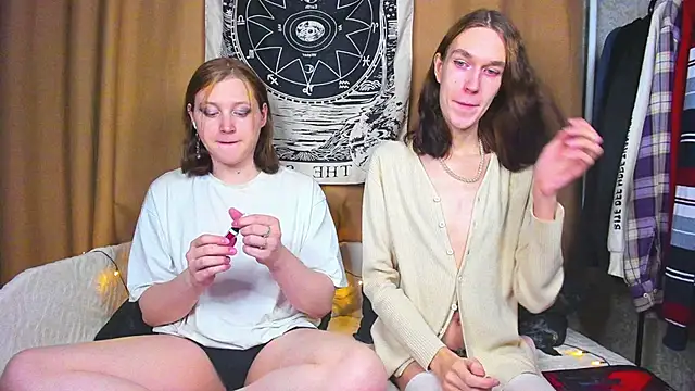 Snapshot of Calvin_and_Kevin chatting on 02/20/25, 09:20 Calvin and Kevin online show from 02/20/25, 09:20