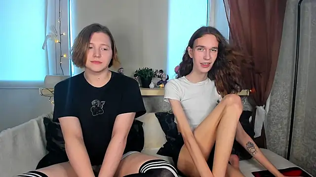 Snapshot of Calvin_and_Kevin chatting on 09/26/25, 01:15 Calvin and Kevin online show from 09/26/25, 01:15