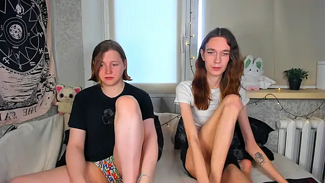 Snapshot of Calvin_and_Kevin chatting on 01/08/26, 05:32 Calvin and Kevin online show from 01/08/26, 05:32