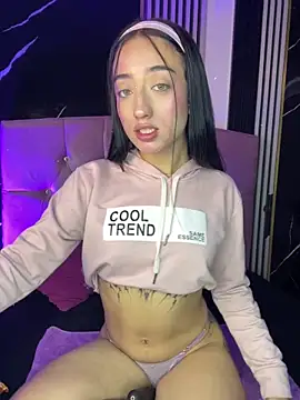 Snapshot of Ady_18 chatting on 11/17/25, 06:46 Ady 18 online show from 11/17/25, 06:46