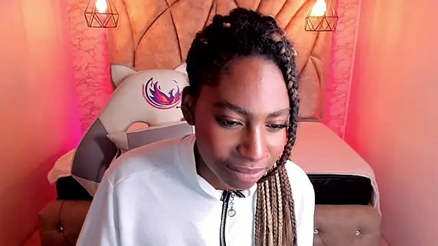 Snapshot of Queen_perla_ chatting on 02/13/25, 03:24 Queen perla online show from 02/13/25, 03:24