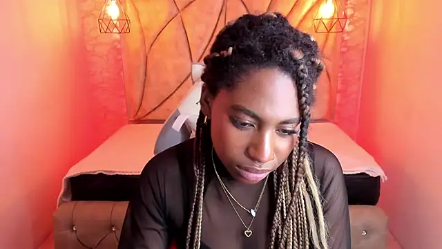 Snapshot of Queen_perla_ chatting on 02/21/25, 03:54 Queen perla online show from 02/21/25, 03:54