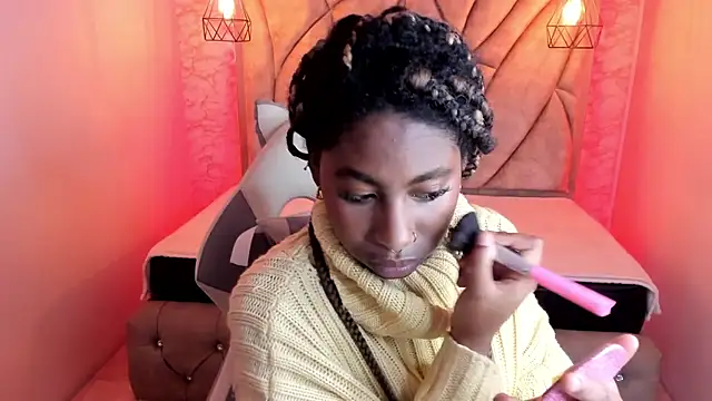 Snapshot of Queen_perla_ chatting on 02/22/25, 12:29 Queen perla online show from 02/22/25, 12:29