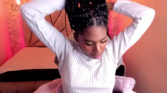 Snapshot of Queen_perla_ chatting on 03/05/25, 04:02 Queen perla online show from 03/05/25, 04:02