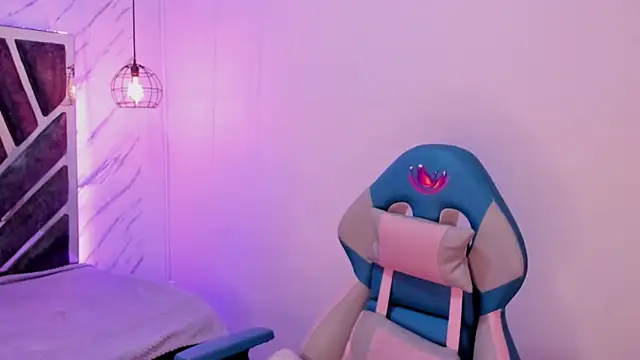 Snapshot of Queen_perla_ chatting on 09/10/25, 12:05 Queen perla online show from 09/10/25, 12:05