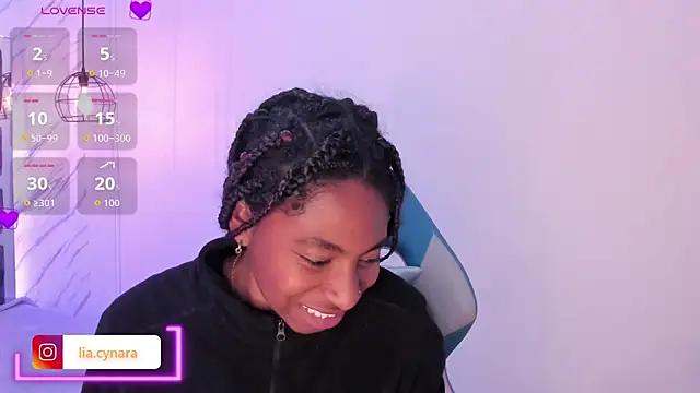 Snapshot of Queen_perla_ chatting on 09/11/25, 12:05 Queen perla online show from 09/11/25, 12:05