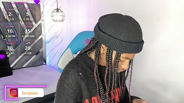 Snapshot of Queen_perla_ chatting on 09/17/25, 01:13 Queen perla online show from 09/17/25, 01:13