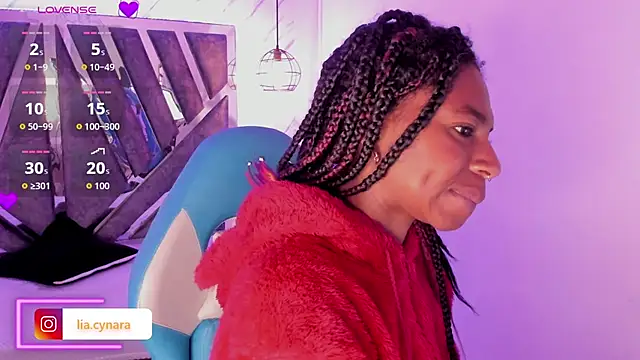 Snapshot of Queen_perla_ chatting on 09/21/25, 12:18 Queen perla online show from 09/21/25, 12:18