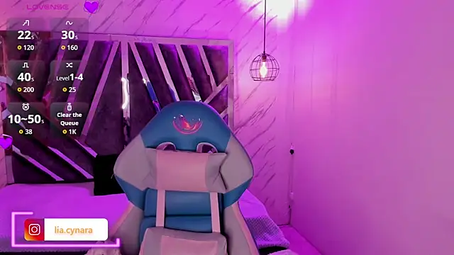 Snapshot of Queen_perla_ chatting on 09/27/25, 12:21 Queen perla online show from 09/27/25, 12:21