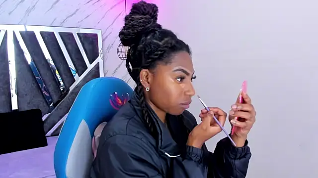 Snapshot of Queen_perla_ chatting on 11/08/25, 12:16 Queen perla online show from 11/08/25, 12:16