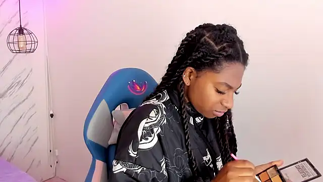 Snapshot of Queen_perla_ chatting on 11/11/25, 11:32 Queen perla online show from 11/11/25, 11:32