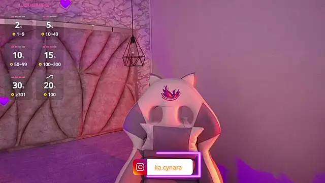 Snapshot of Queen_perla_ chatting on 11/25/25, 11:43 Queen perla online show from 11/25/25, 11:43