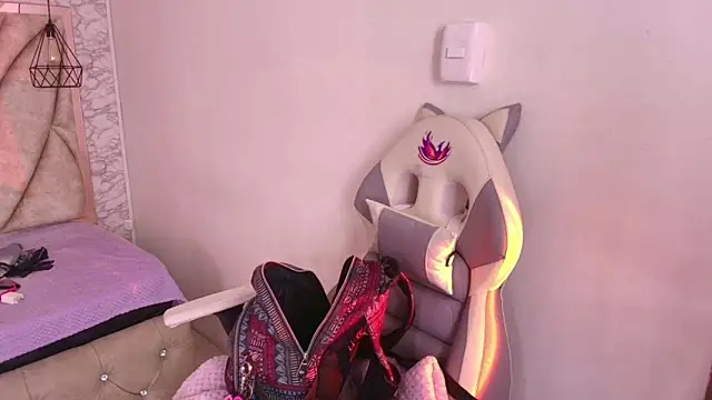 Snapshot of Queen_perla_ chatting on 11/29/25, 12:30 Queen perla online show from 11/29/25, 12:30