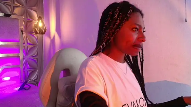 Queen perla  online show from 02/04/26, 06:47