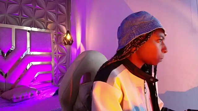 Queen perla  online show from 02/14/26, 12:02