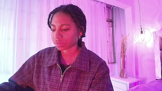 Snapshot of Queen_perla_ chatting on 06/03/26, 12:08 Queen perla online show from 06/03/26, 12:08