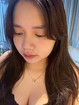 Hotellinh12 online show from 09/29/25, 04:34