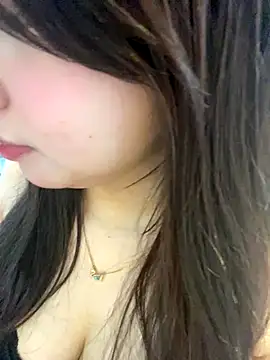 Hotellinh12 online show from 10/28/25, 04:49