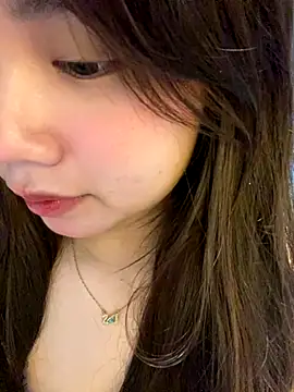 Hotellinh12 online show from 10/29/25, 04:53