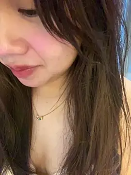 Hotellinh12 online show from 10/30/25, 04:52