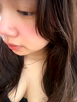 Hotellinh12 online show from 11/24/25, 07:41