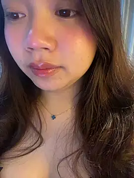 Snapshot of Hotellinh12 chatting on 03/20/26, 03:06 Hotellinh12 online show from 03/20/26, 03:06