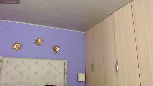 Kim and Mia online show from 10/06/25, 03:09