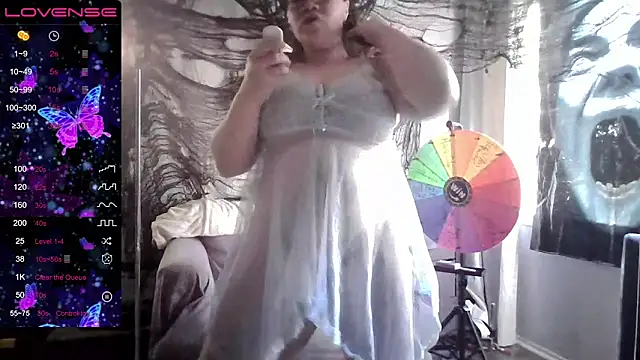 Snapshot of Milfshakecafe chatting on 10/10/25, 02:49 Milfshakecafe online show from 10/10/25, 02:49